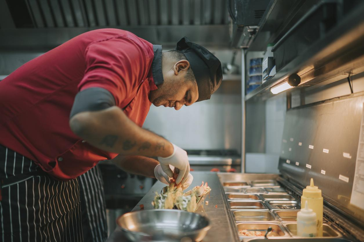 The Top Benefits of Installing a Kitchen Hood in Your Commercial Kitchen