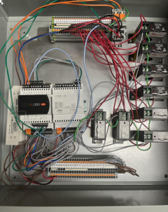 Caja de Control Eléctrico con Ventilación de Demanda Controlada-4 Extracción/4 Suministro 115V/230V